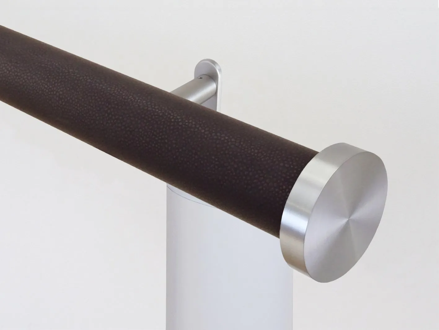 Motorised curtain pole in 50mm dia. tennessee wrap