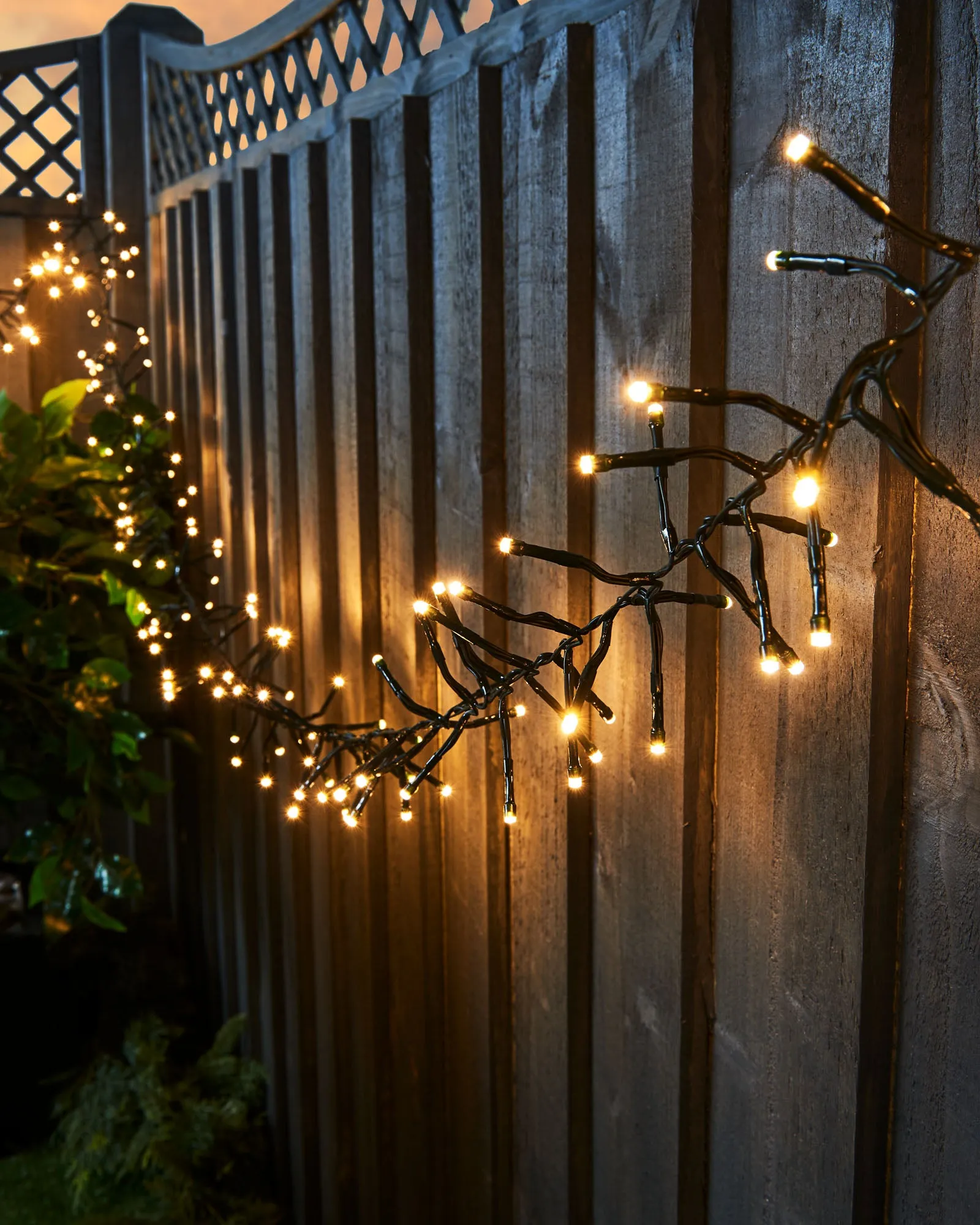 Outdoor Cluster Multi-Function 900 LED Light String, Warm White