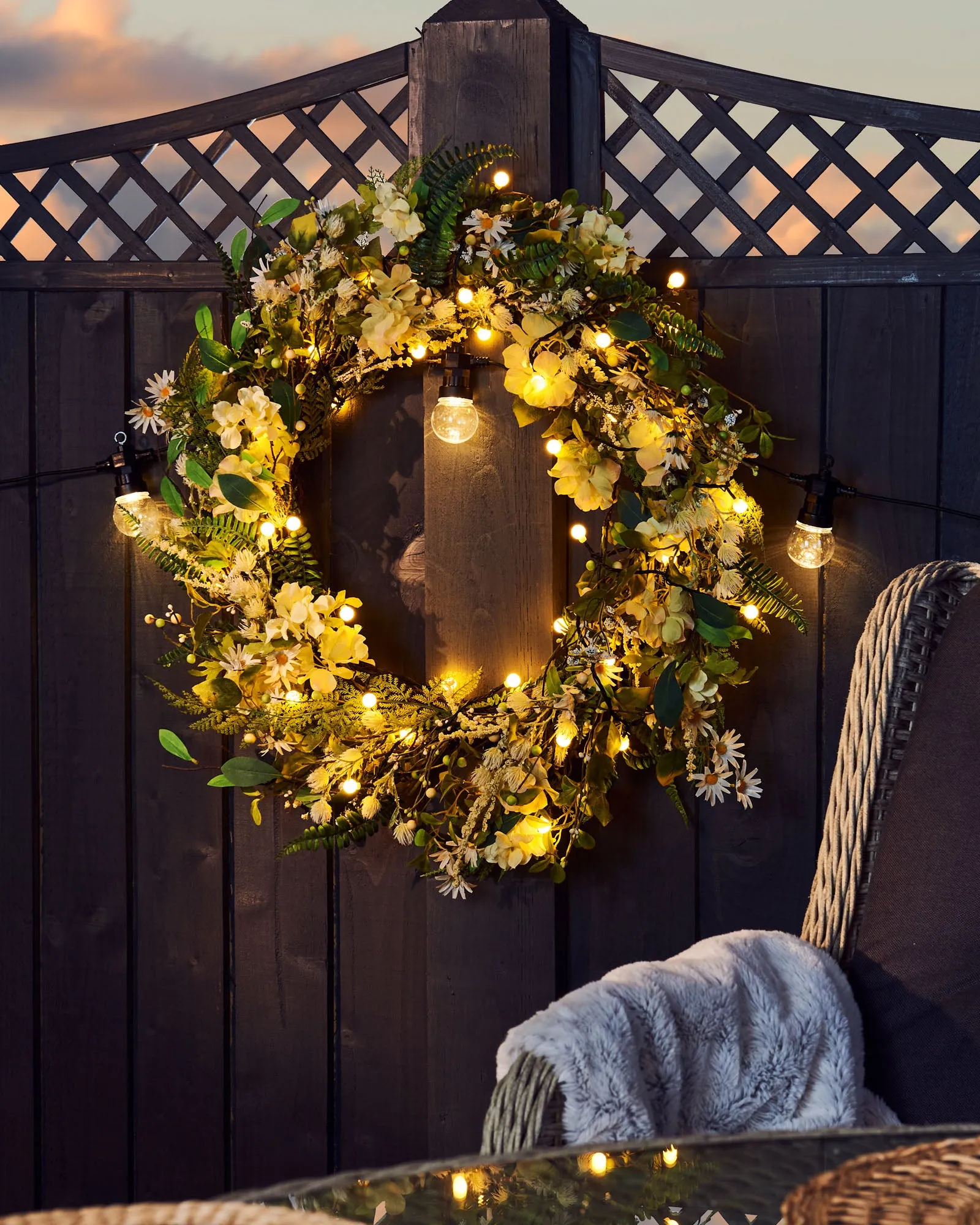 Outdoor Multi-Function 100 Berry LED Light String, Warm White